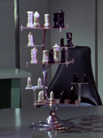 Three-dimensional chess (TOS 07)
